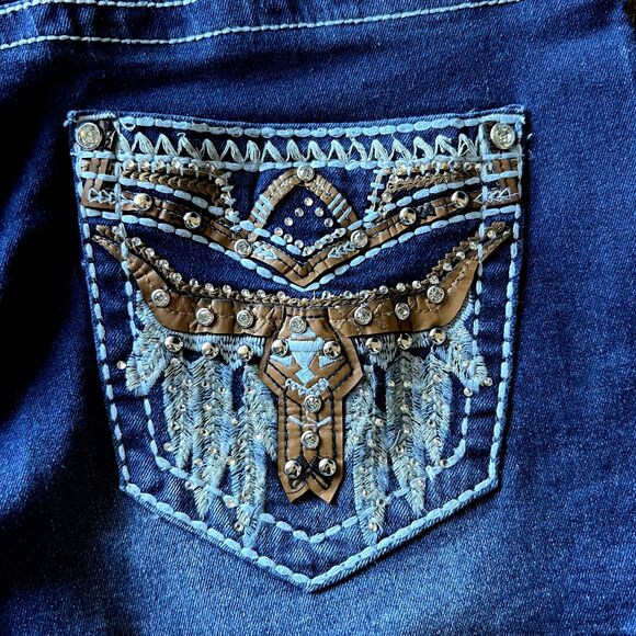 BLING Western BAMBOO Jean Shorts Rhinestones Bull Skull Embroidery  9/10 NEW NWT - Picture 2 of 14